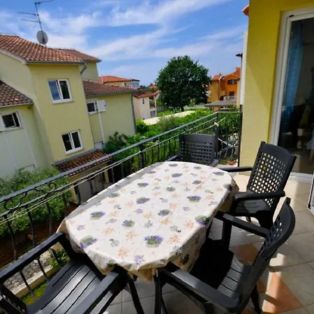 Ana M * Novigrad Istria