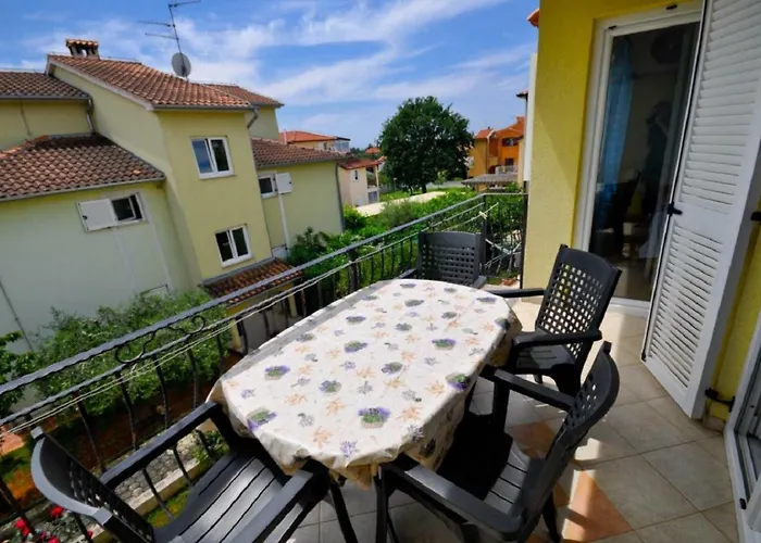 Ana M * Novigrad Istria