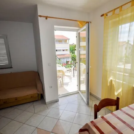 Ana M Apartment *